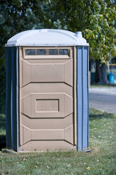 Best Portable restroom trailer rental  in Tazewell, VA